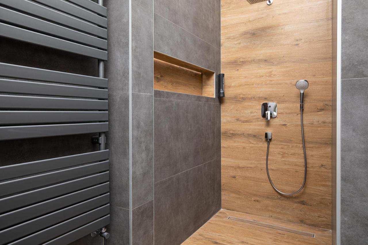 Grand Munz Apartman Póla Kültér fotó