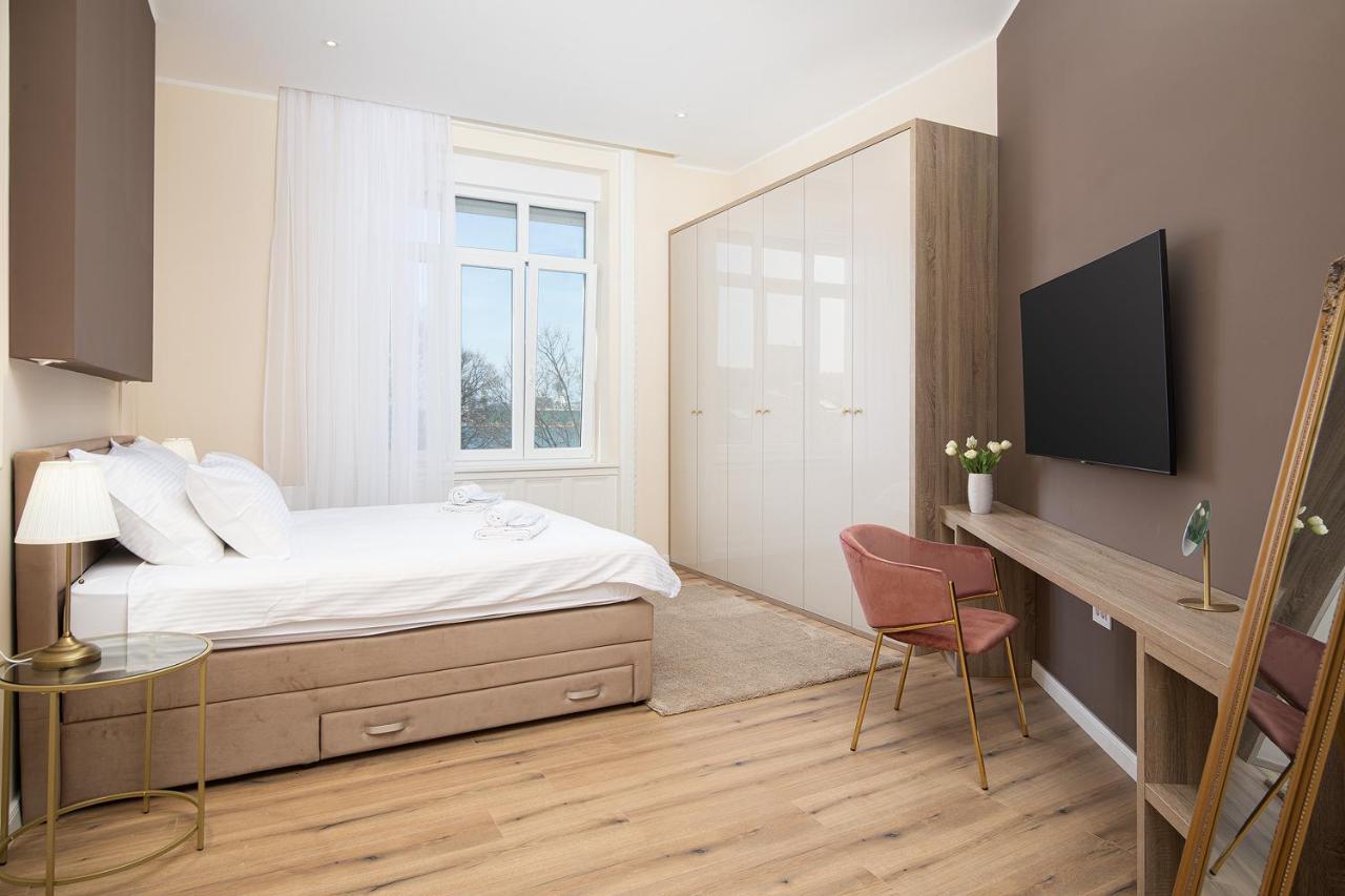 Grand Munz Apartman Póla Kültér fotó