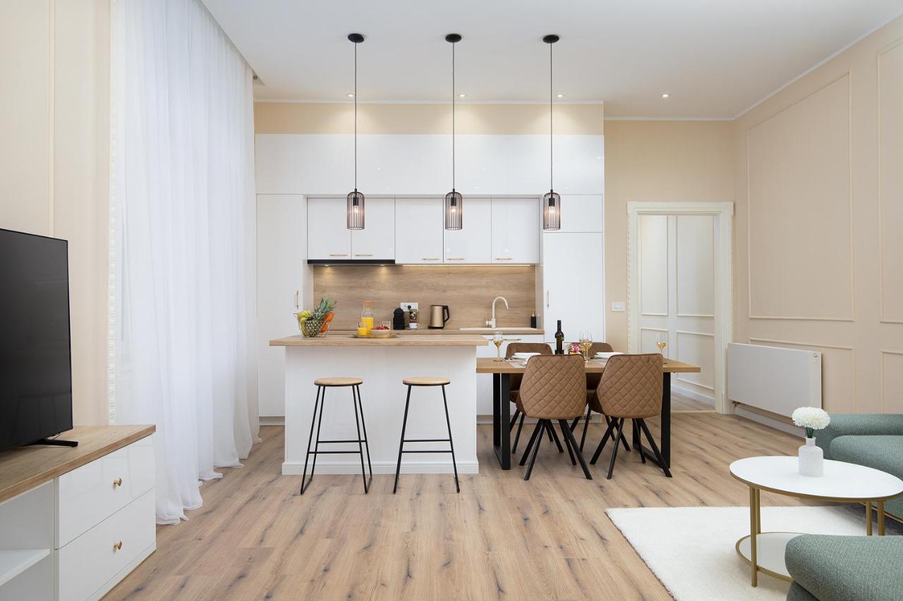 Grand Munz Apartman Póla Kültér fotó